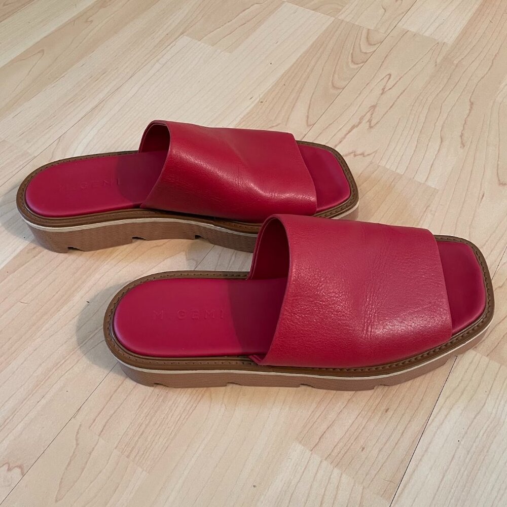 M. Gemi The Isella Slide Sandal in Red - size 38.5